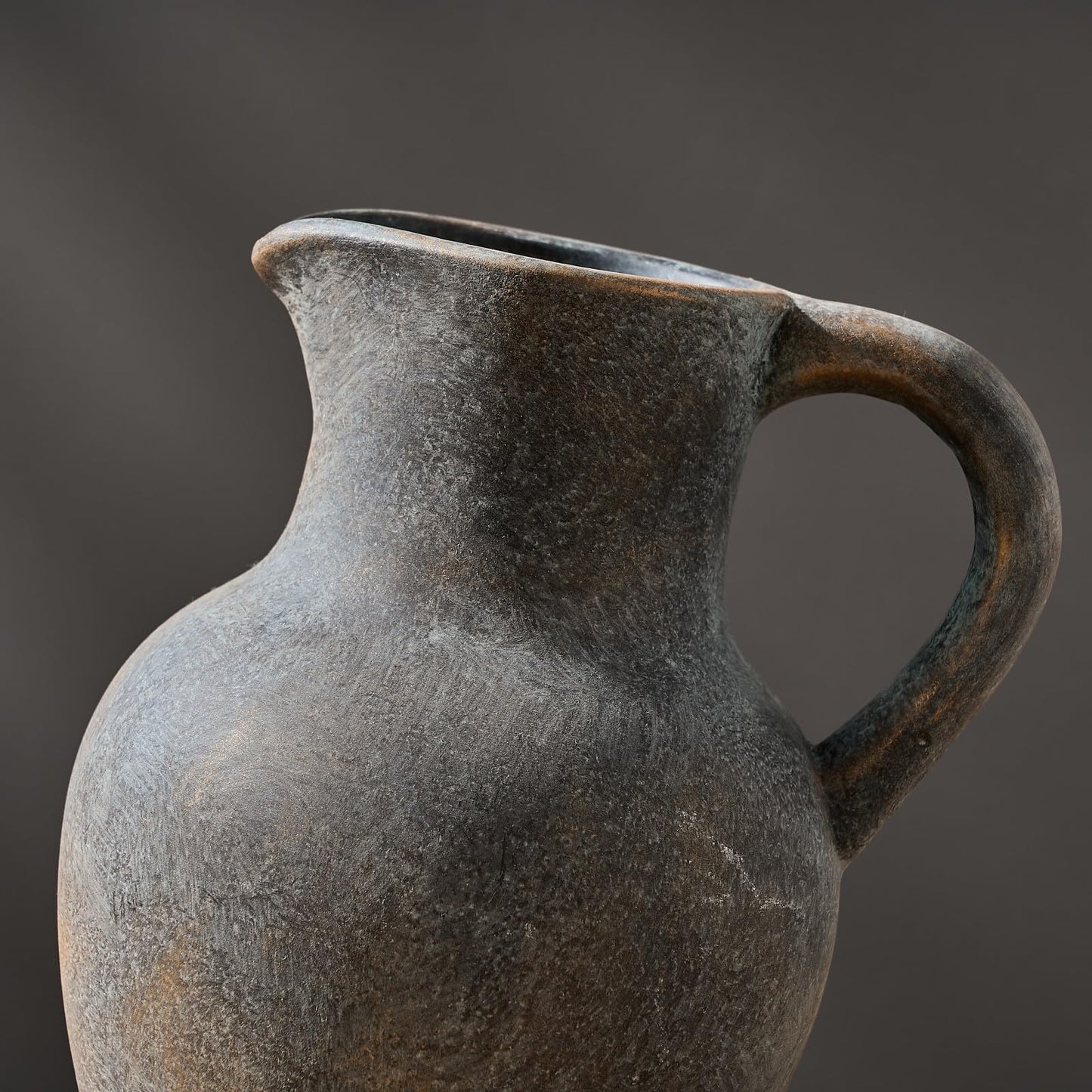 SIDUCAL Ceramic Rustic Farmhouse Vase with Handle, Terracotta Vase, Minimalist Decorative Vases for Home Decor, Table, Living Room, Shelf, Christmas Decoration(Gray)